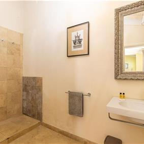 8 Bedroom Villa with Pool near Certaldo, Tuscany, Sleeps 14 - 15